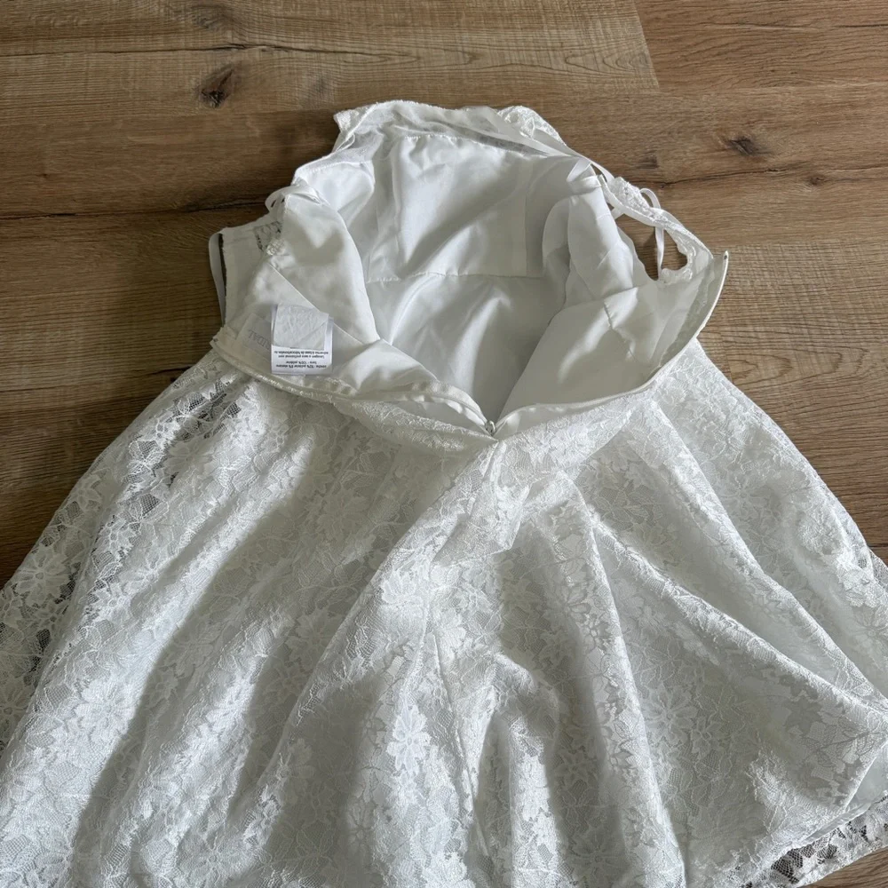 David’s Bridal White Illusion Lace Tie Back Halter Flower Girl Dress, 8 - Picture 5 of 5